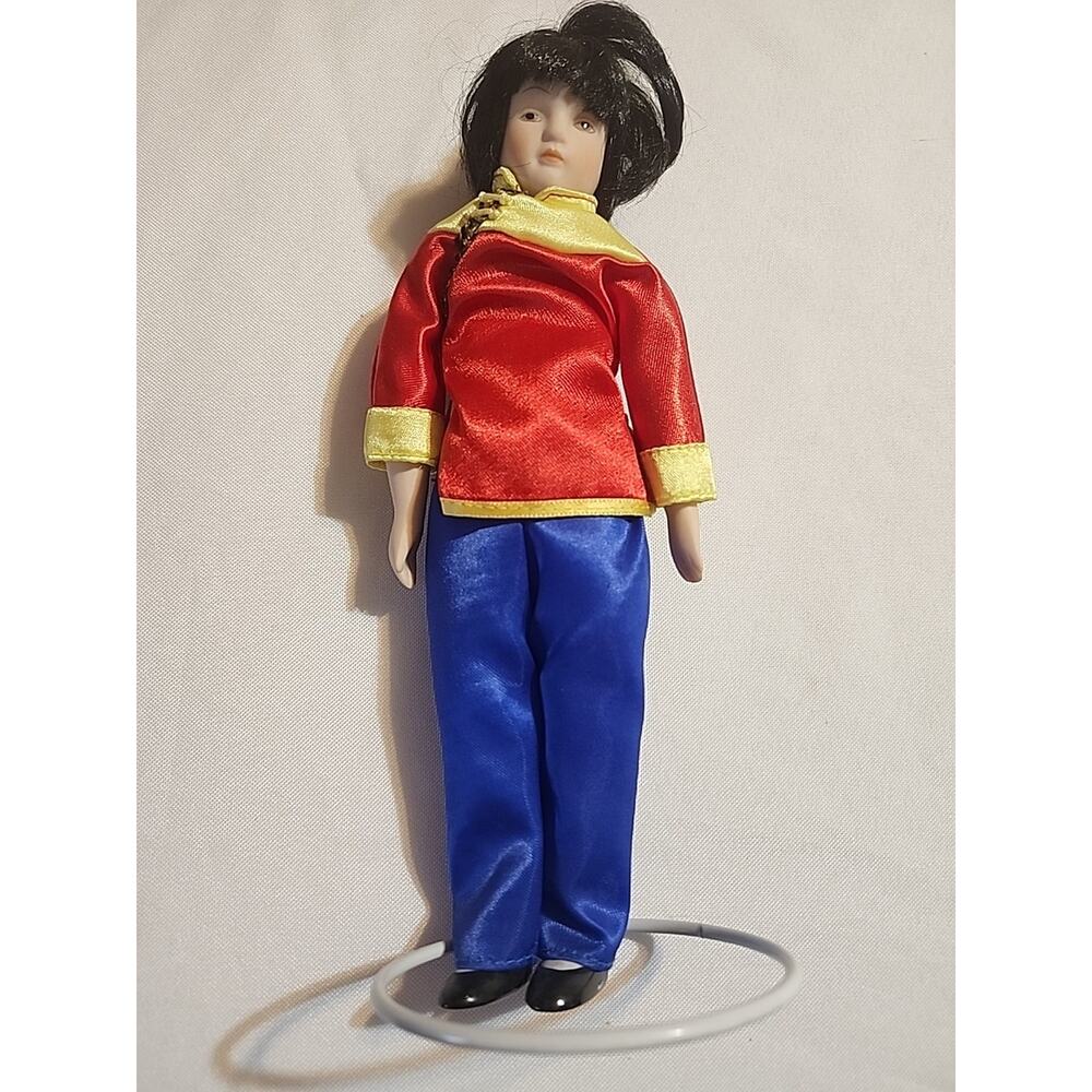 International Asian Chinese Doll Mia Military Russ Berrie Famille Warrier 8.5"